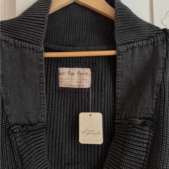 Free People We The Free Charcoal Knit Cardigan sz S - Picture 3 of 7